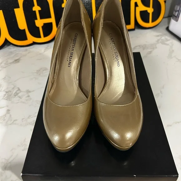 Christian Siriano Metallic Gold Heels - Picture 2 of 5